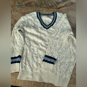 Womens Vneck sweater